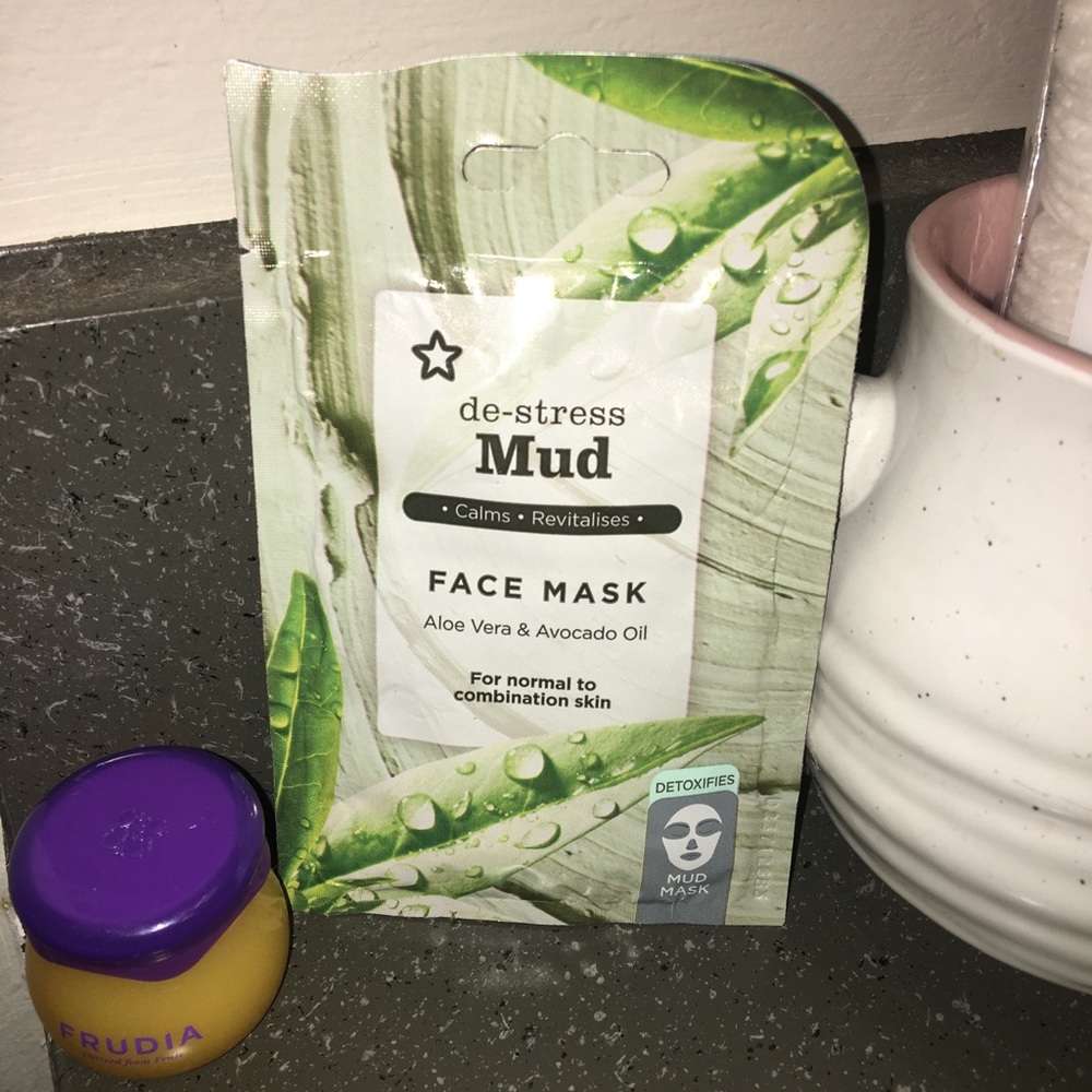De-stress Mud Face Mask w/aloe Vera & Avocado oil.For normal to combination skin - Picture 2 of 12